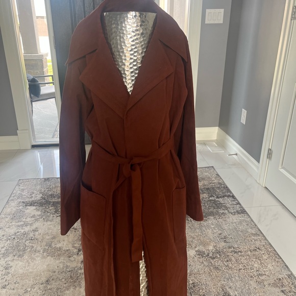 A fabulous vintage 1970s rust coloured ultra suede wrap coat by famous bridling - Picture 9 of 16